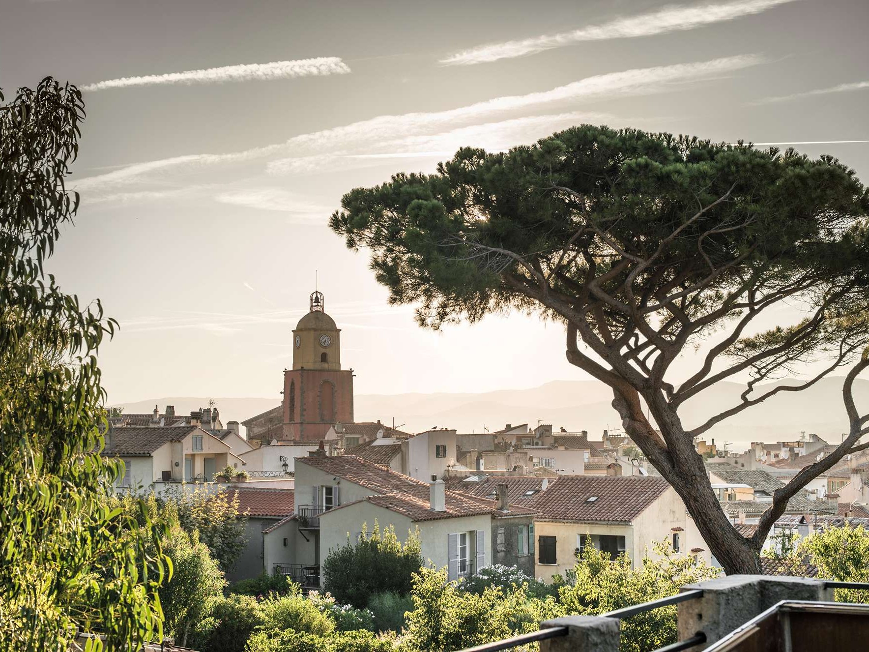 saint-tropez-restaurant-african-queen-riviera-cote-azur-france