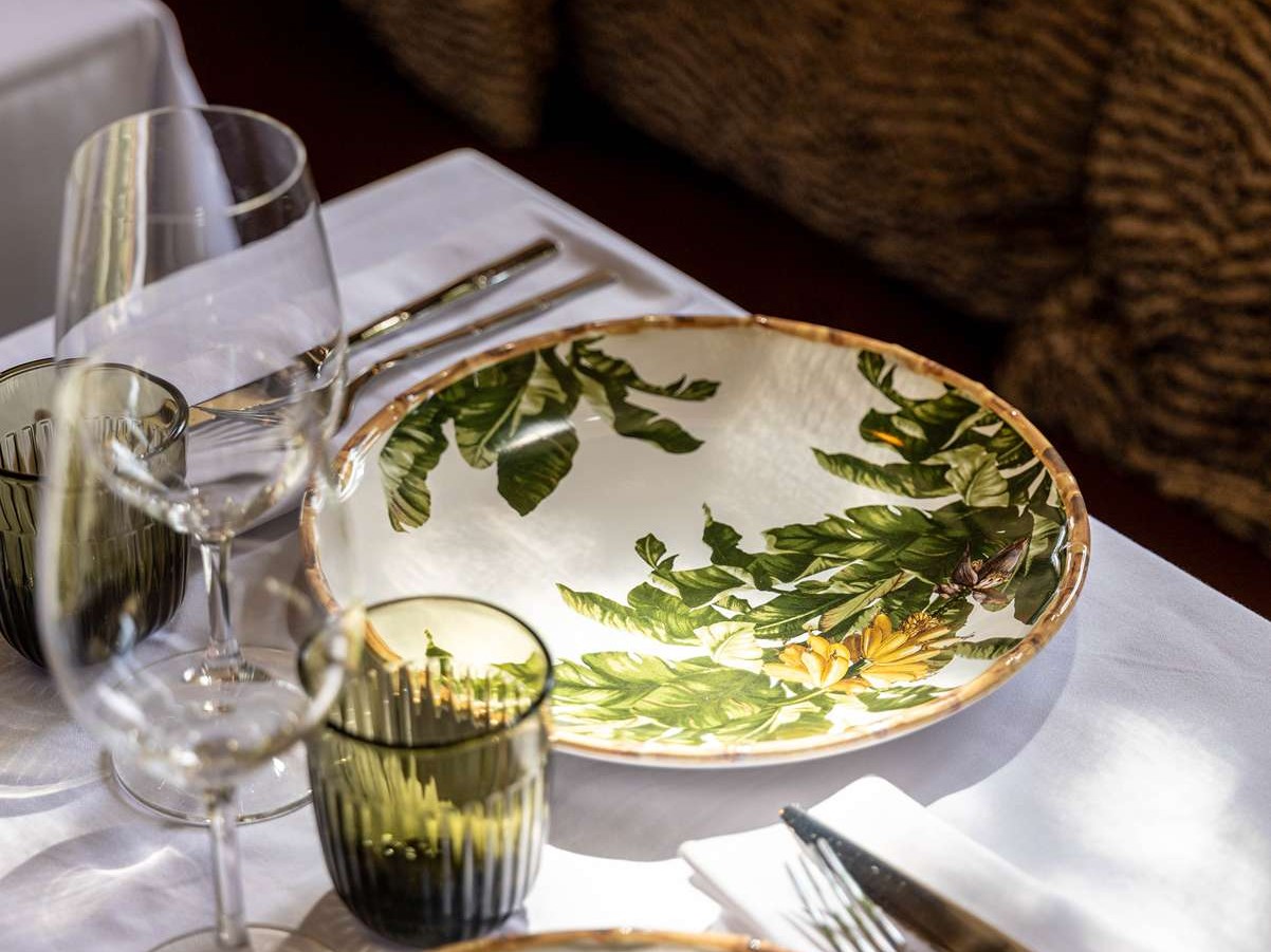 african queen restaurant repas interieur france riviera azur