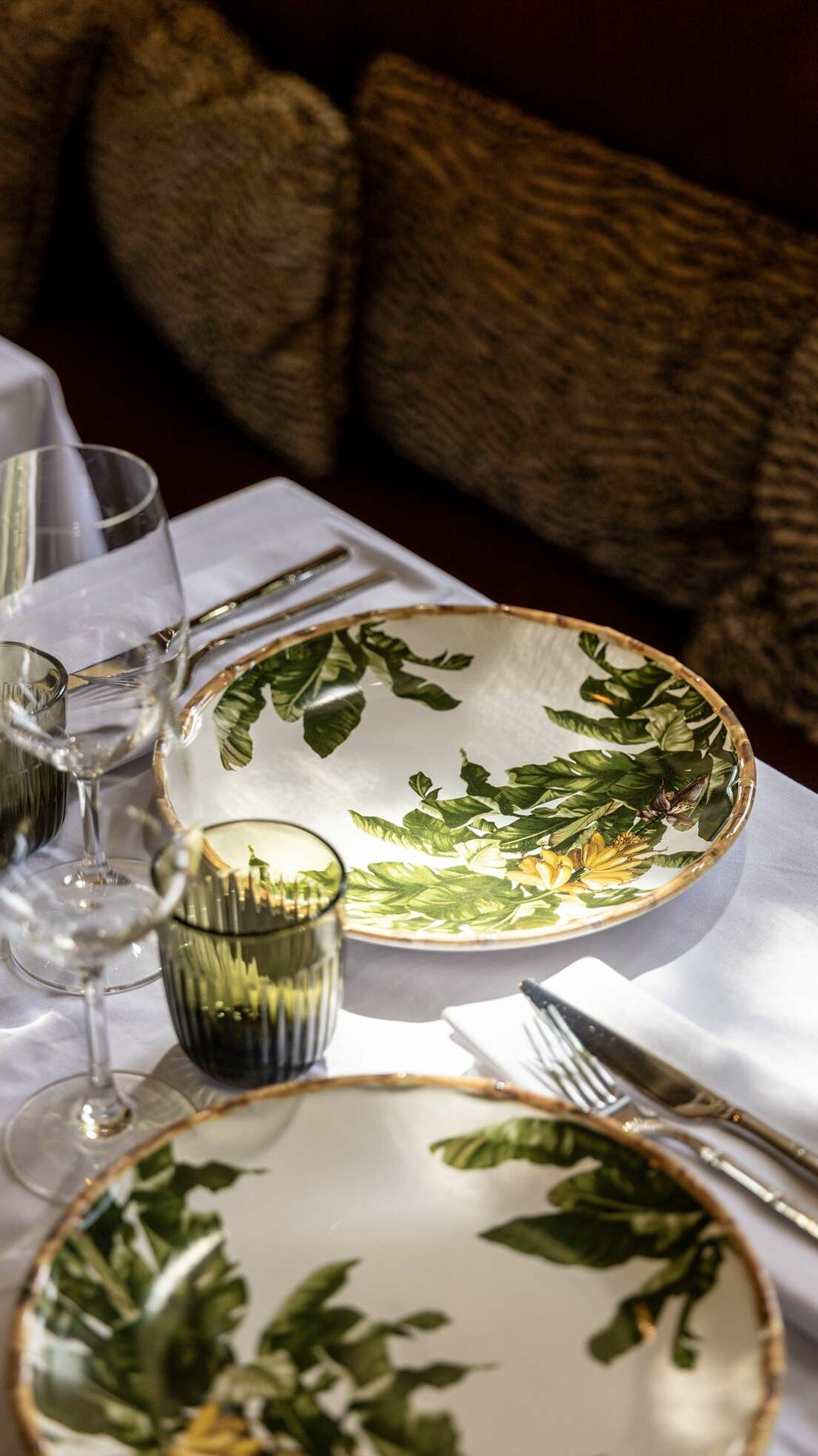 restaurant saint tropez african queen restaurant france concept