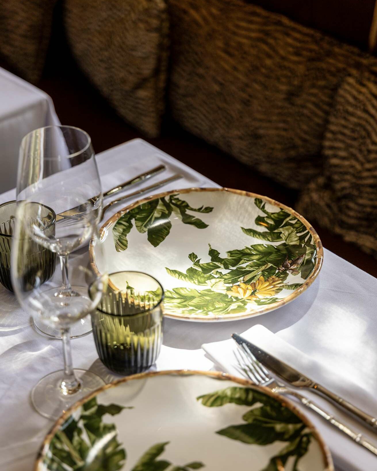 restaurant saint tropez african queen restaurant france concept