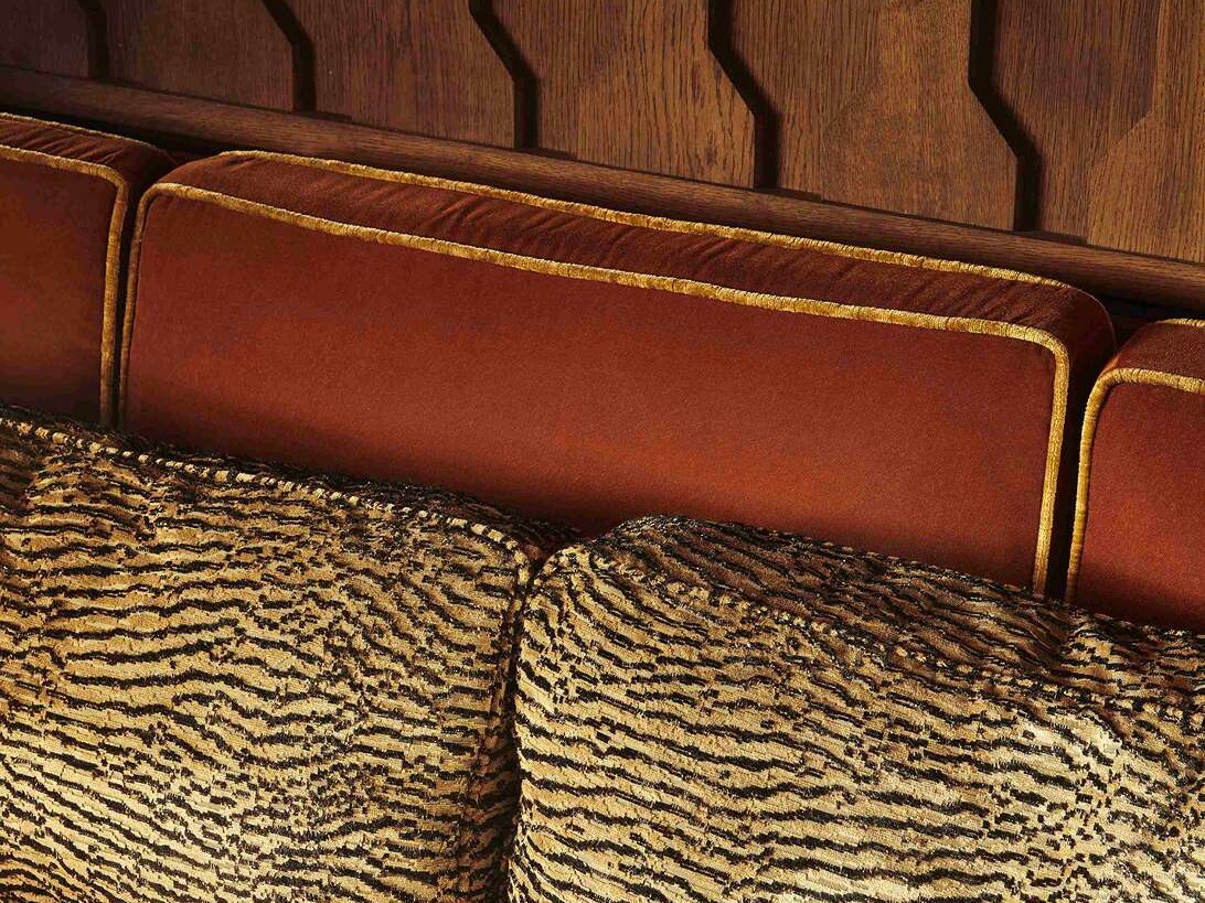 african queen restaurant interior design pattern